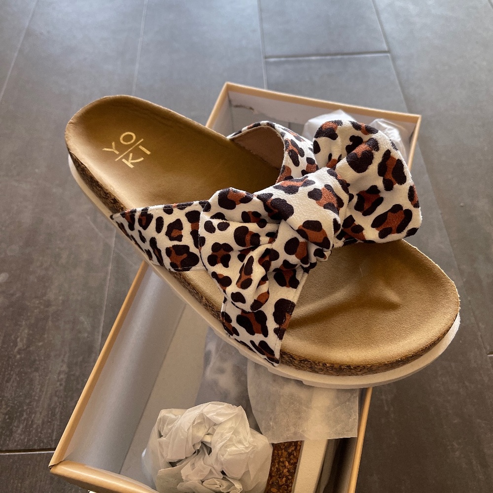 Yoki leopard sandals